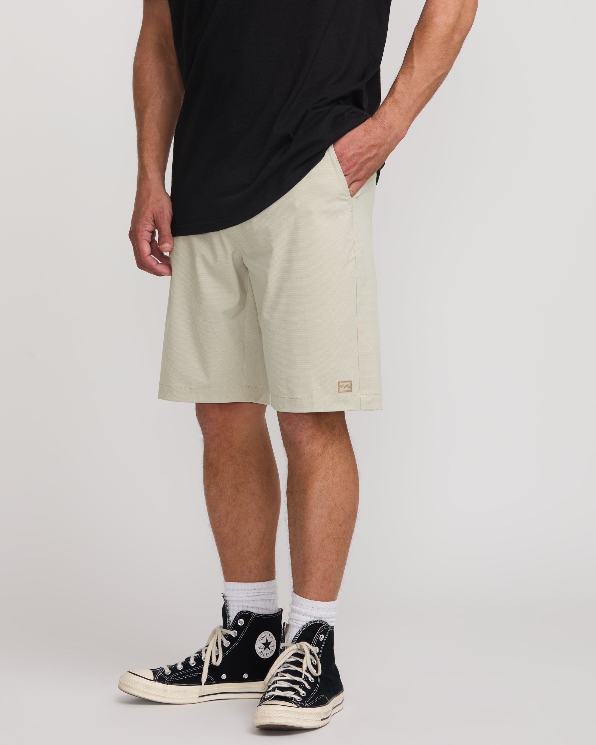 Crossfire Submersible 21 Hybrid Shorts - Bleached Sand - Image 7