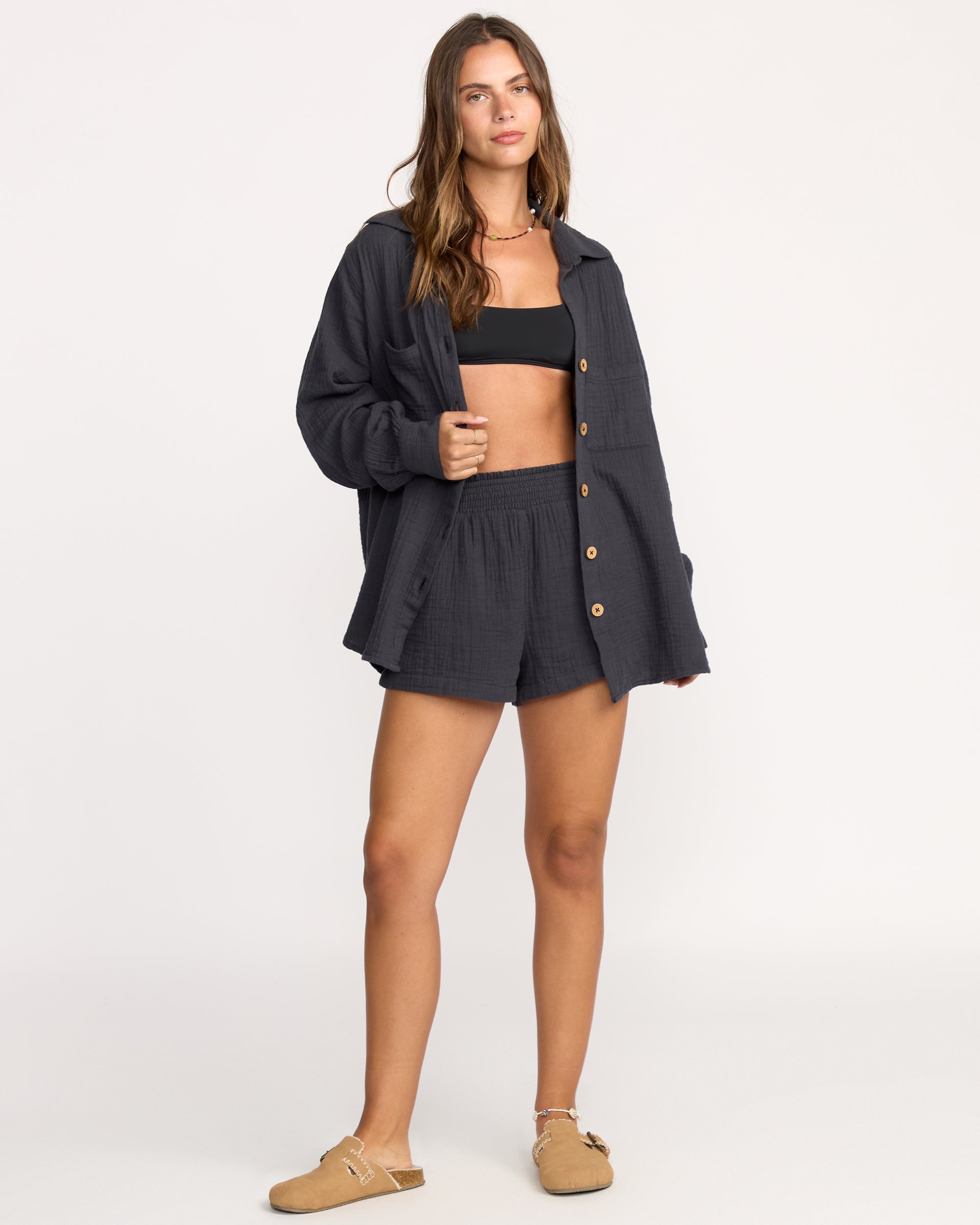 In The Waves Short - Black Sands - Image 4