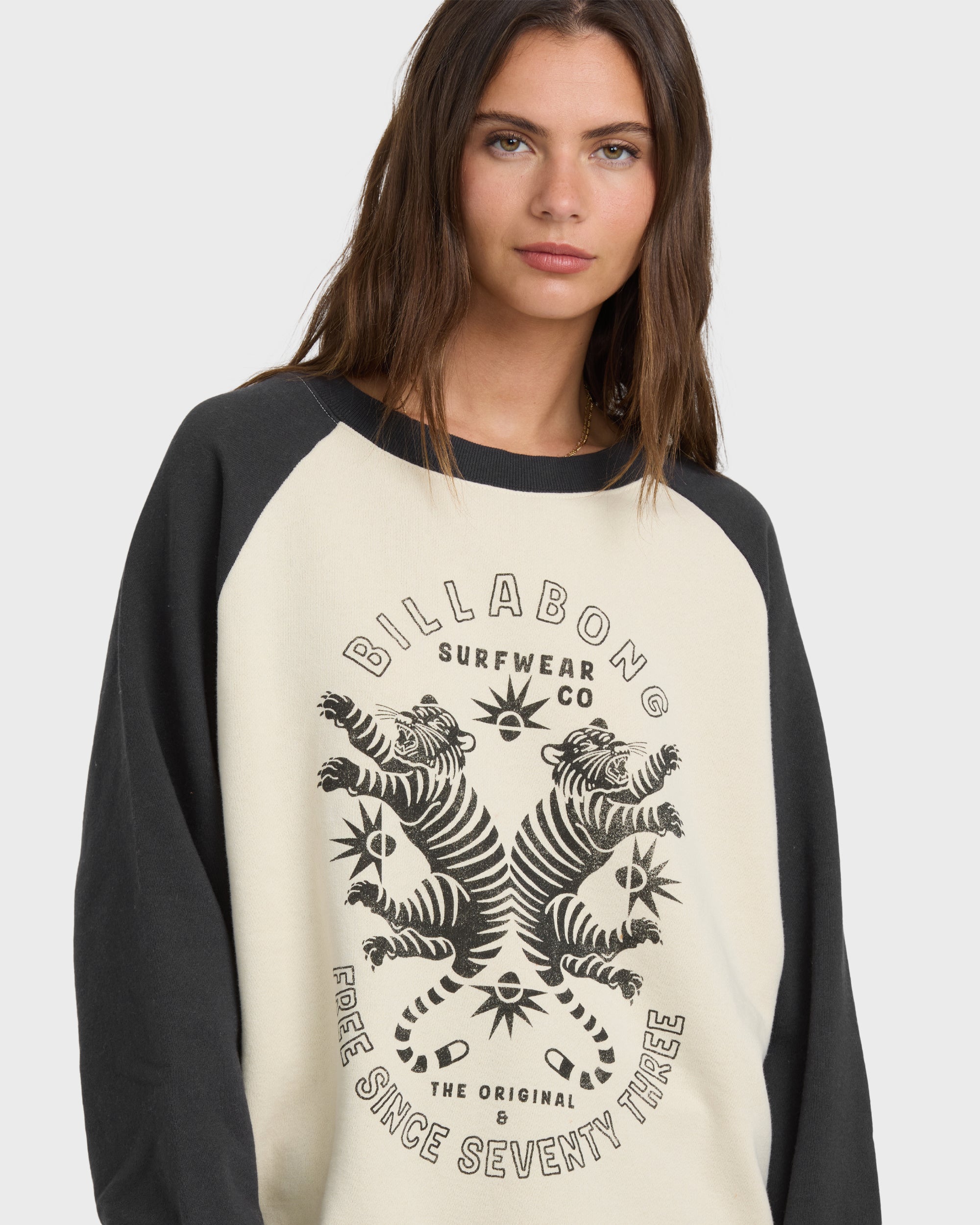 Emmers Raglan Crewneck Sweatshirt - Black Sands - Image 2